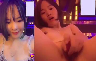 nhan-vien-quan-karaoke-ranh-roi-lam-them-live-app-chat-sex